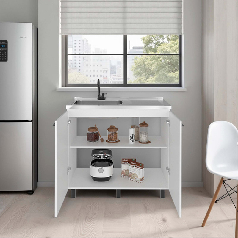 Armoire blanche avec 2 portes et 3 tablettes