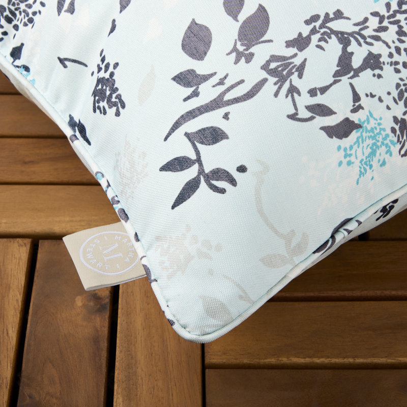 Ensemble de 2 coussins décoratifs d'extérieur MARTHA STEWART, 18 po, Carrée, Bleu aqua, H 18 po x l 18 po