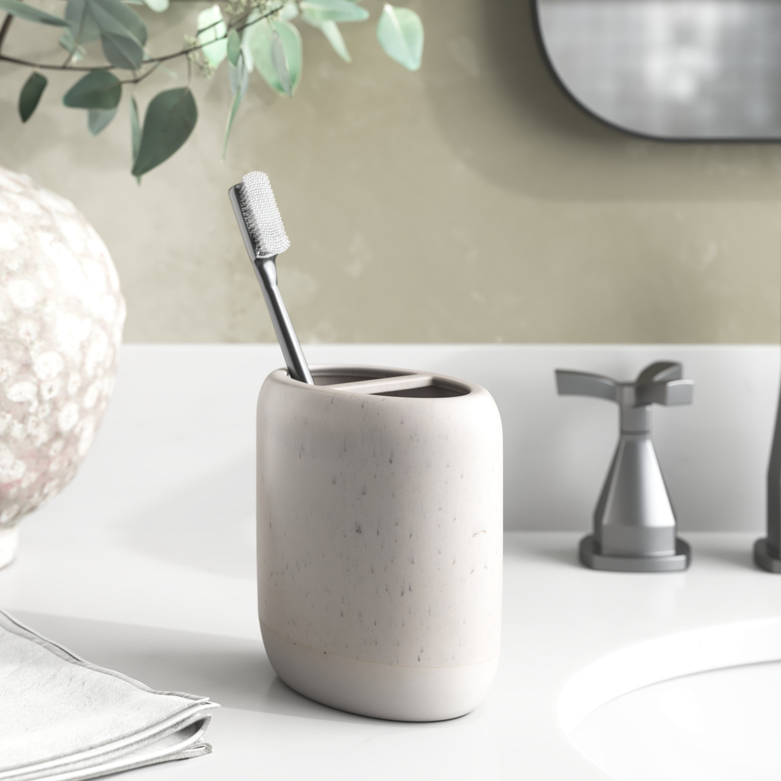 Gwen Toothbrush Holder