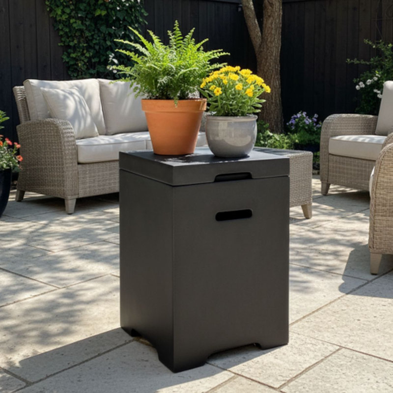 Table d'appoint extérieure avec couvercle pour réservoir de propane, en béton clair