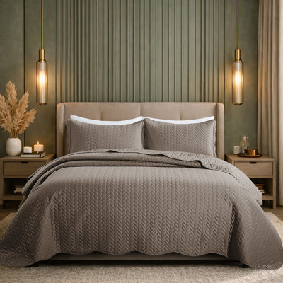 Lightweight Embossed Microfiber Quilt Set – Soft Breathable All-Season Bedspread With Pillow Shams