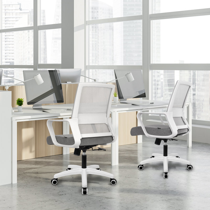 Chaise de bureau ergonomique en filet avec siège profond et large Nikyia, Gris