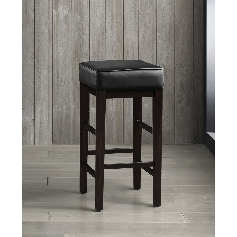 Tabourets de pub 29 po de 2, style transitionnel, siège en similicuir noir, base en bois, 2 tabourets de salle à manger de 29 po, structure de finition, cuir, utilisation