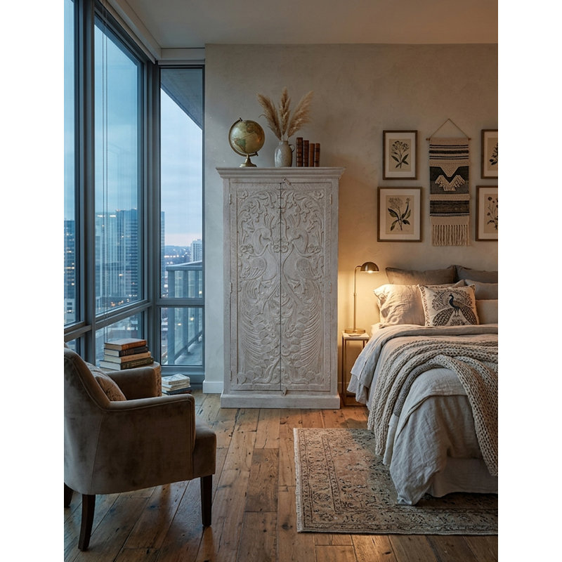 Armoire paon en bois massif Moonika