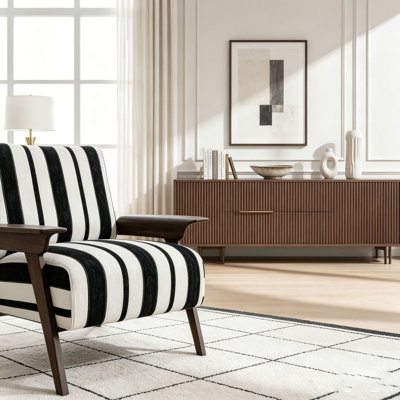 Fauteuil moderne avec accoudoirs élargis des deux côtés Pieds en bois massif