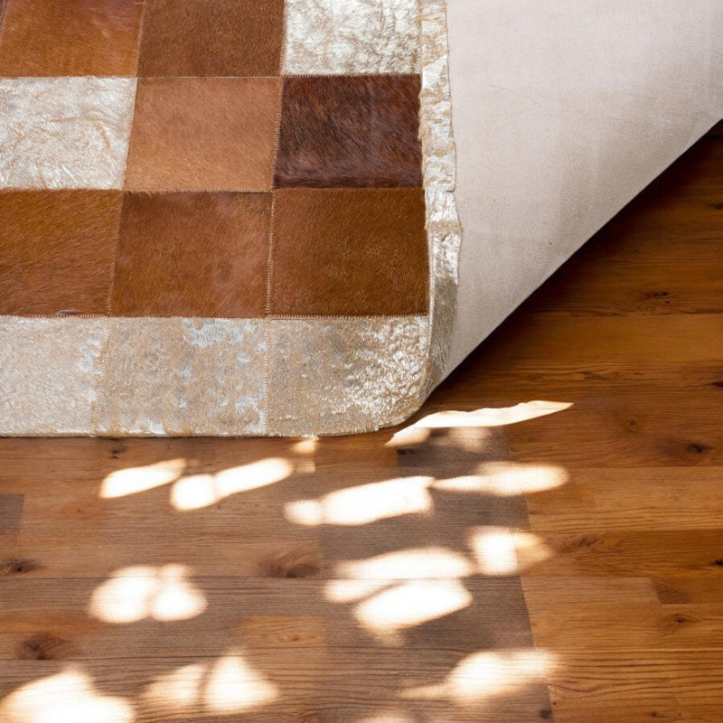 Tapis brun en cuir de vache patchwork brun, tapis en cuir beige naturel brun, Rectangulaire 3 pi x 5 pi