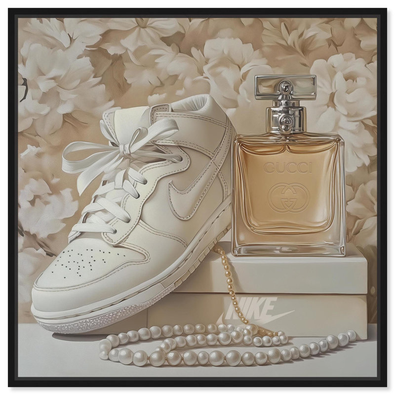 Espadrilles blanches et perles, impressions sur toile mode par , H 13 po x l 13 po, Cadre flottant noir
