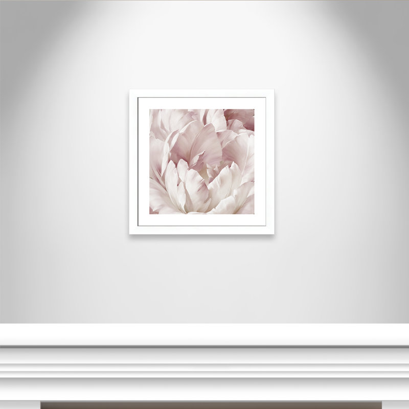 Intime rosé III - peinture encadrée, H 25 po x l 25 po x P 1,25 po, Blanc