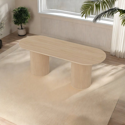 Table de salle à manger ovale en bois massif