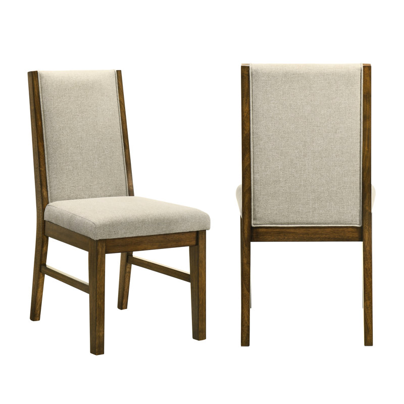 2 chaises de salle à manger contemporaines à dossier en tissu brun doux pour la configuration de la pièce avec un tissu neutre et une finition