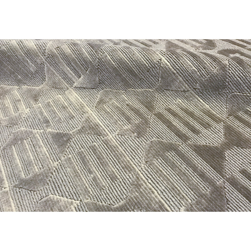 Hand-Knotted High-Quality Beige Area Rug