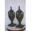 Paire de statues en bronze urnes - Taille: L 10 po x l 9 po x H 25 po.