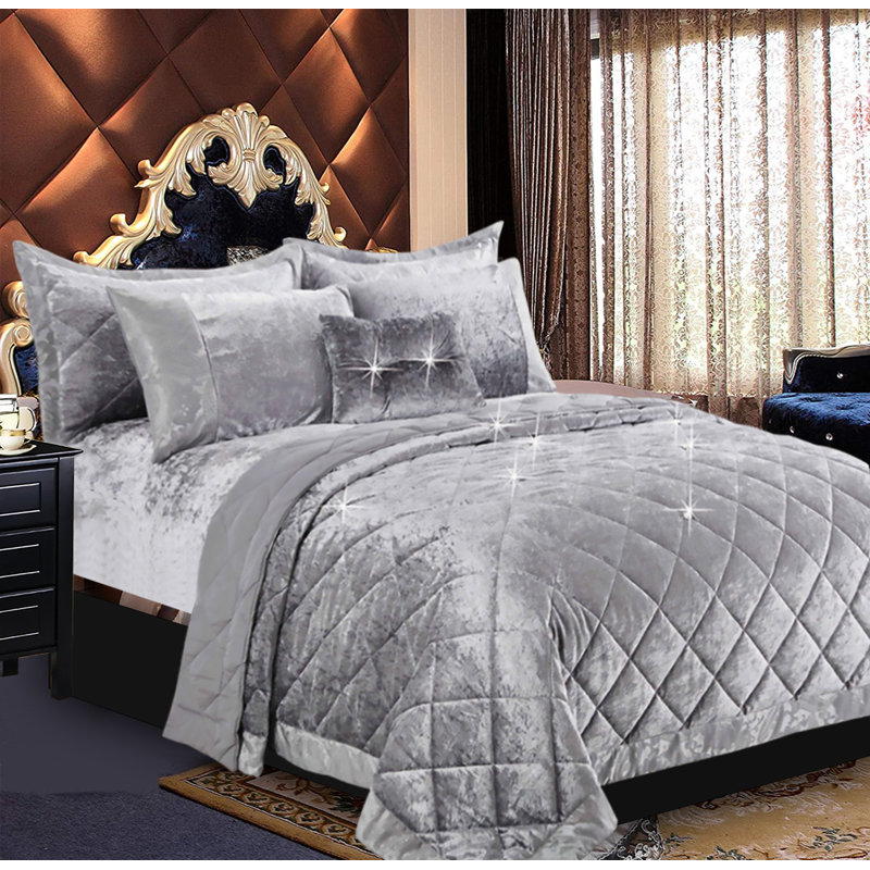 Thinder Bedspread, Silver, 250" W x 250" L