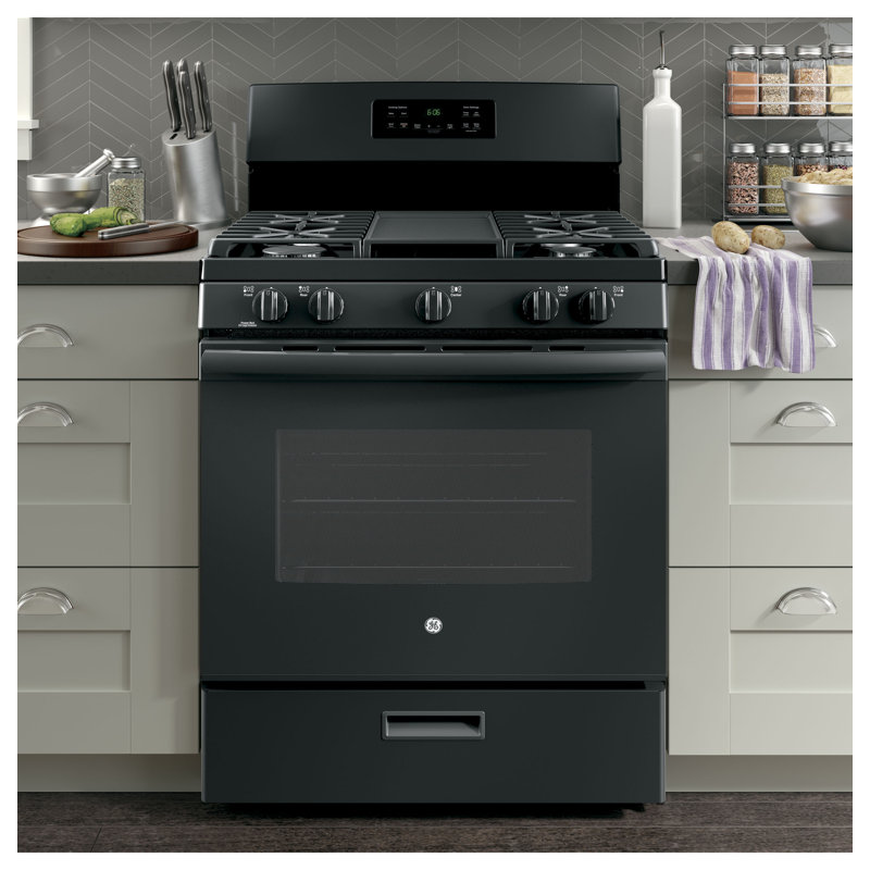 30" 5 cu ft. Freestanding Gas Range with Griddle, Black