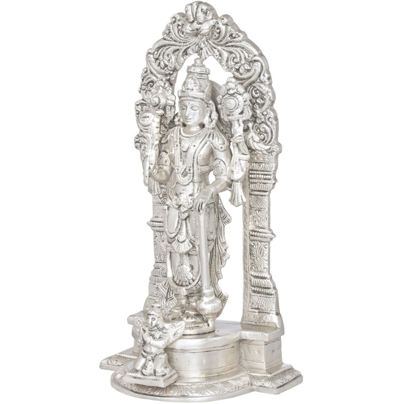 Lord Vishnu debout sur un piédestal Garuda