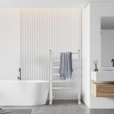 Chauffe-serviettes électrique à 6 barres, support à serviettes chauffant à brancher 105W avec minuterie 2 / 4H, IP56 imperméable, aluminium, autoportant ou mural - Accessoire de salle de bain pour la maison, spa, argent