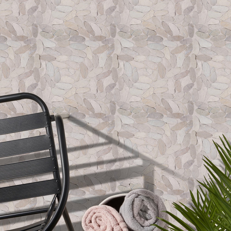 Mosaïque de plancher et de mur en galets de 12 po x 12 po Blossom Magnolia Floret