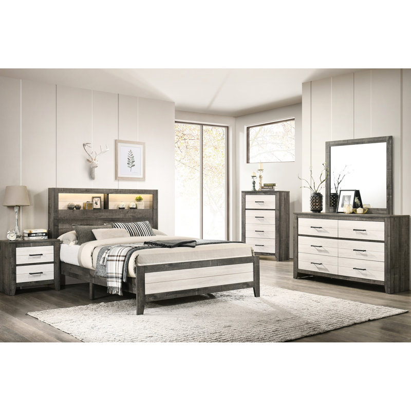Grand lit avec tête de lit à profil bas et éclairage intégré, gris beige, tête de lit de rangement contemporaine, profil bas, bois beige, tablettes