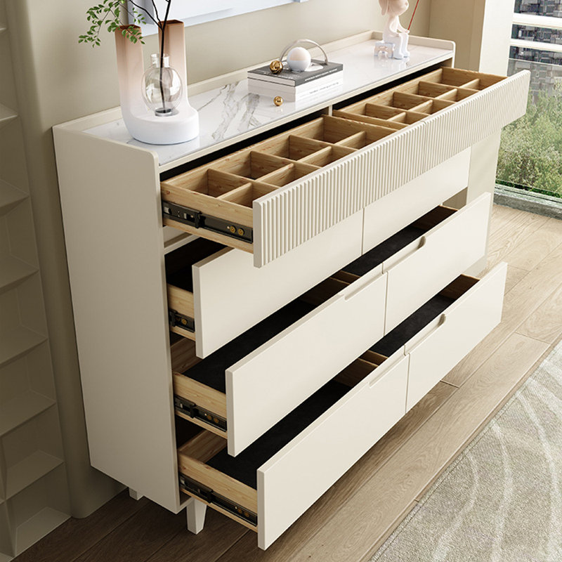 Rangement minimaliste de style français