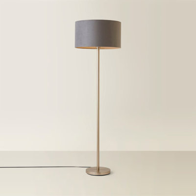 Pearletta Traditional Floor Lamp Set