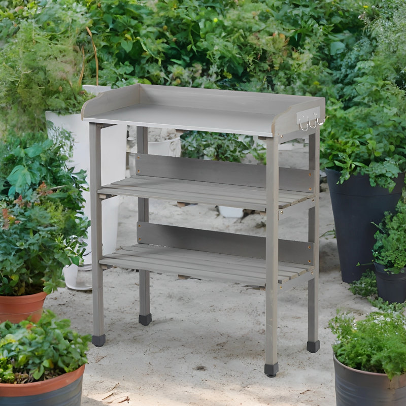 Table de rempotage 30,5L14,6W35,5H avec surface en métal, banc de travail extérieur à 3 niveaux pour le jardin, poste de travail en bois massif, espace de travail et rangement design, accessoires de crochets intégrés, stabilité des pieds réglables