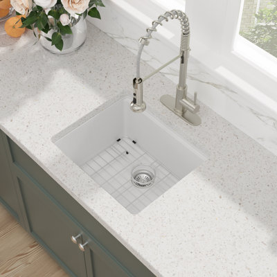 Évier de cuisine encastré en composite à quartz à cuve simple 21 po x l 18 po avec grille d'évier