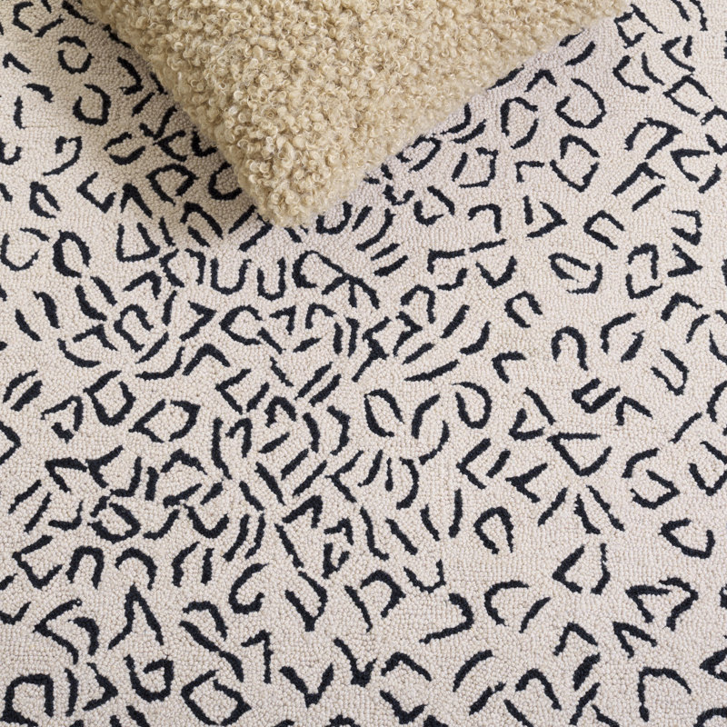 Tapis en laine crocheté à la main Chelsea, Rectangle 1 pi 8 po x 2 pi 6 po