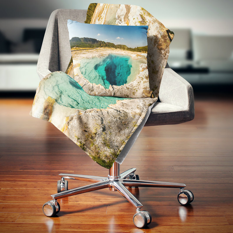 Coussin jaune paysage de piscine - paysage jaune, 16 po x 1 po, Coussin décoratif