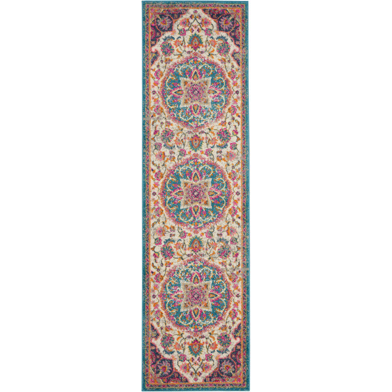 Verda Oriental Indoor Rug, Runner 2'2" x 7'6"