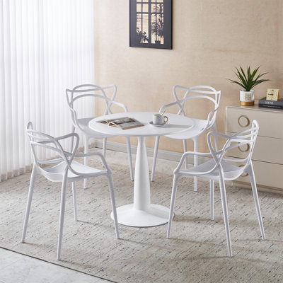 Ensemble repas pour quatre personnes