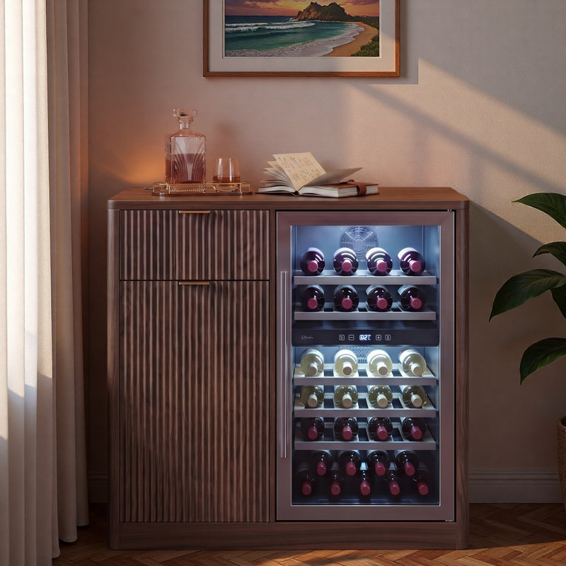 Buffet cannelé de 39,4 po avec mini-réfrigérateur, grand tiroir, armoire de rangement, tablette réglable, supports à verres à vin et prise de courant intégrée