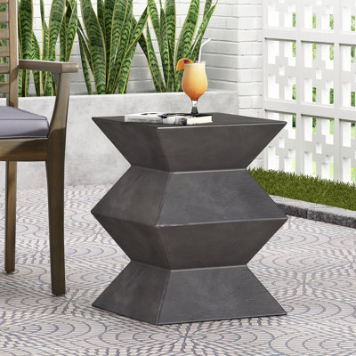 Table d'appoint d'extérieur légère