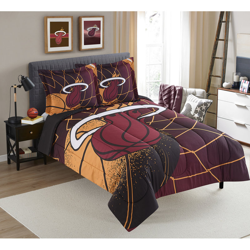 Nba Miami Heat Comforter & Pillow Sham Set, Full Comforter + 2 Standard Shams