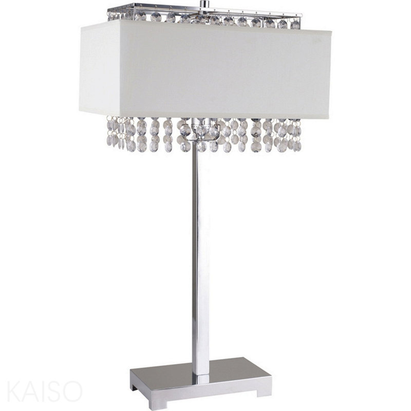 Lampe de table en métal de 28 po de hauteur avec finition argentée, abat-jour blanc et accents de cristal
