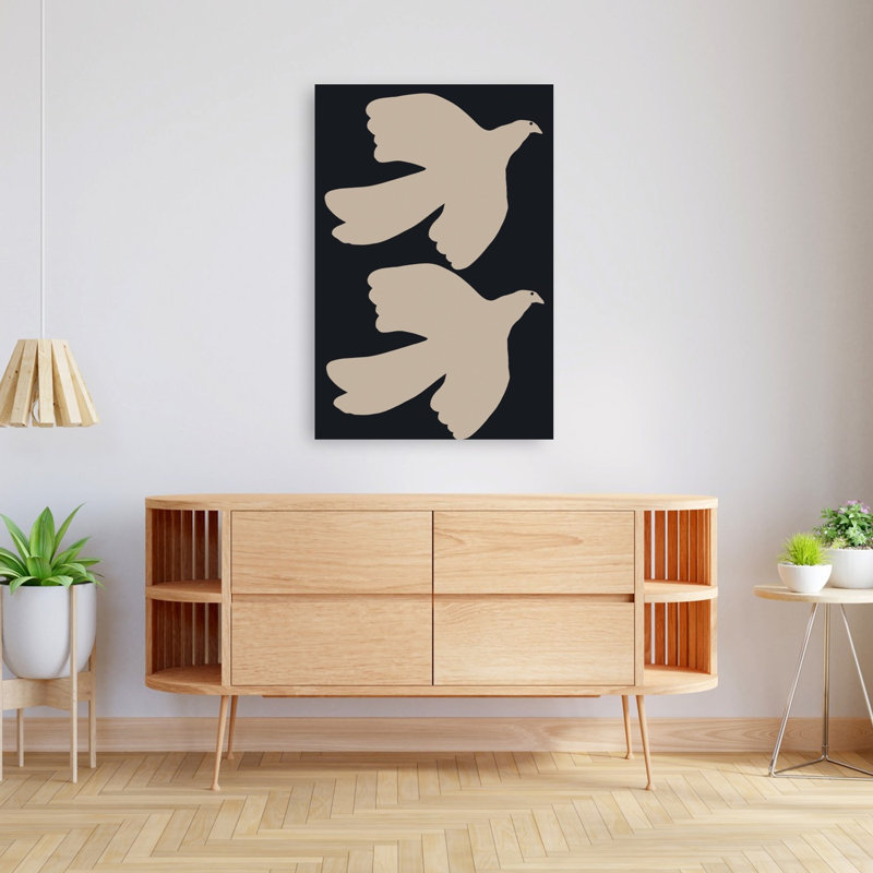 Colombes en vol - Affiche murale élégante, minimaliste et paisible représentant des oiseaux et la nature, H 48 po x l 32 po