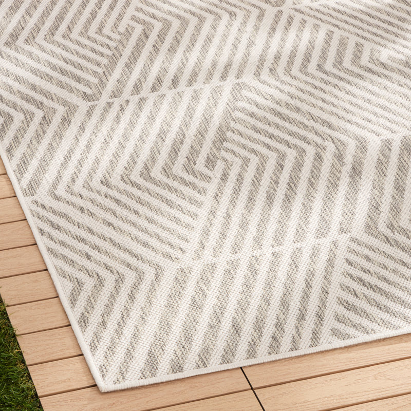 NICOLE MILLER NEW YORK Patio Country Ombre Geo Outdoor Area Rug, Grey/Cream, Rectangle 3'11" x 5'2"