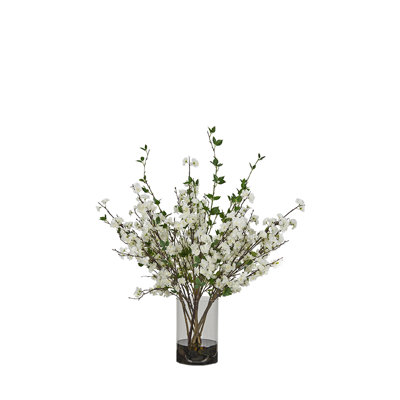 Fleurs de cerisier dans un vase Rowan