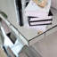 Table de miroir contemporaine à deux niveaux en cristal étincelant de 55 po pour appartements modernes