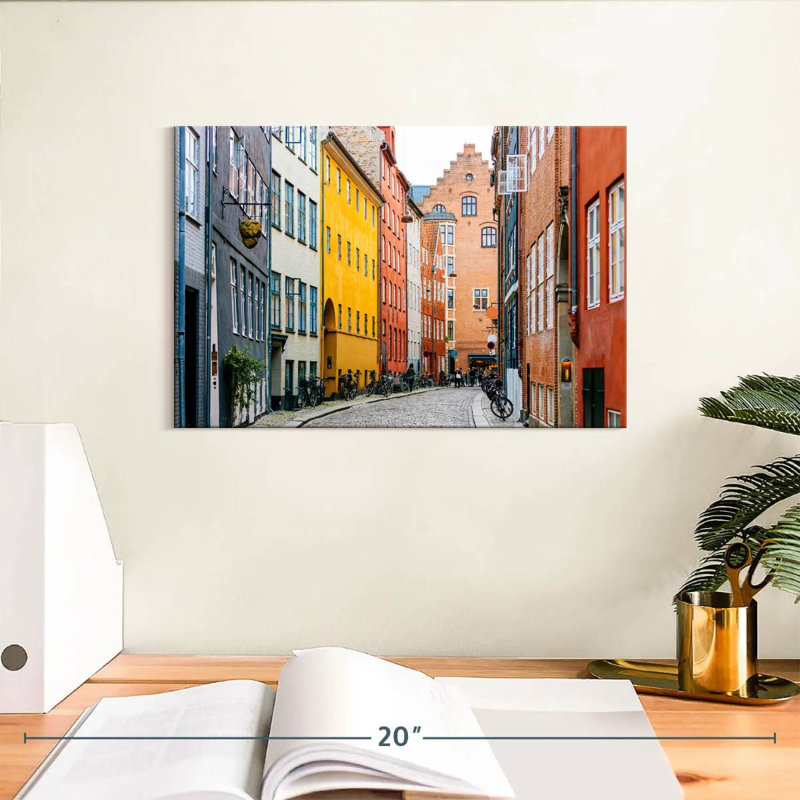 Rue à Copenhague, H 8 po x l 12 po, Toile tendue