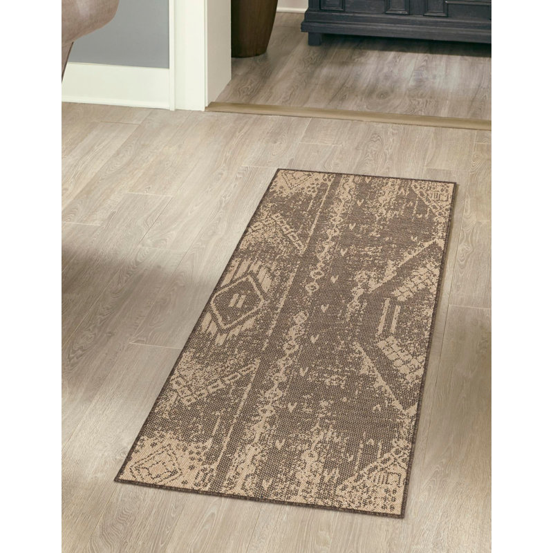 Sheglita Abstract Indoor Rug, Runner 2'9" x 6'1"