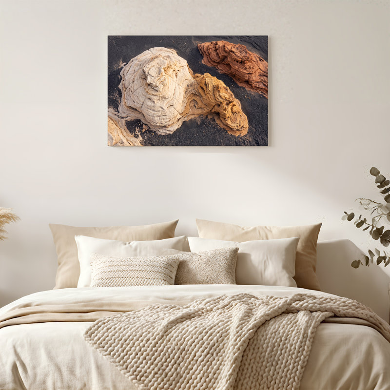 «Layered Cream and Orange Rock Formations», art mural sur toile sable foncé, 12"H x 18"W