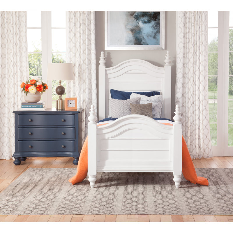 Amundson Standard Bed, White