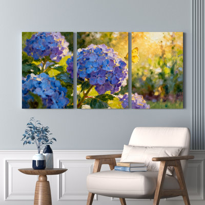 Hydrangea, reproduction d'art sur toile tendue sur toile, ensemble de 3 panneaux, fleurs vibrantes bleues et mauves avec décorations de papillons, décoration moderne pour le salon ou la chambre à coucher
