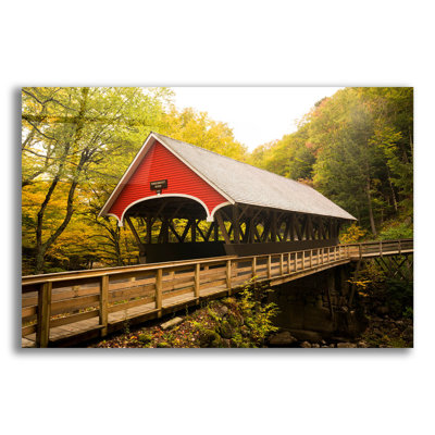 «Flume Covered Bridge» par Richard Wong, art mural en verre acrylique