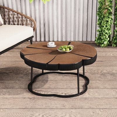 Table basse industrielle moderne de 68,5 cm (27 po) avec plateau en bois naturel, piètement en métal noir, poids de 60 kg (132 lb). Idéale pour un coin créatif, elle ajoute une touche naturelle à votre salon.