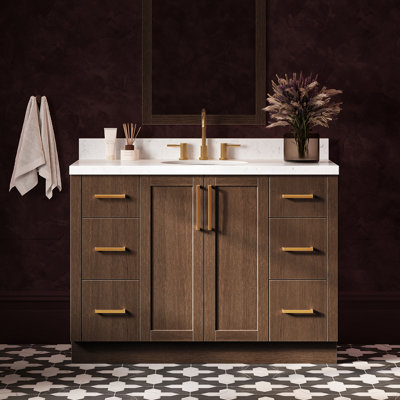 Meuble-lavabo ovale simple de 122 cm (48 po) avec comptoir en quartz blanc de Carrare et revêtement en chêne brun de 3,8 cm (1,5 po).