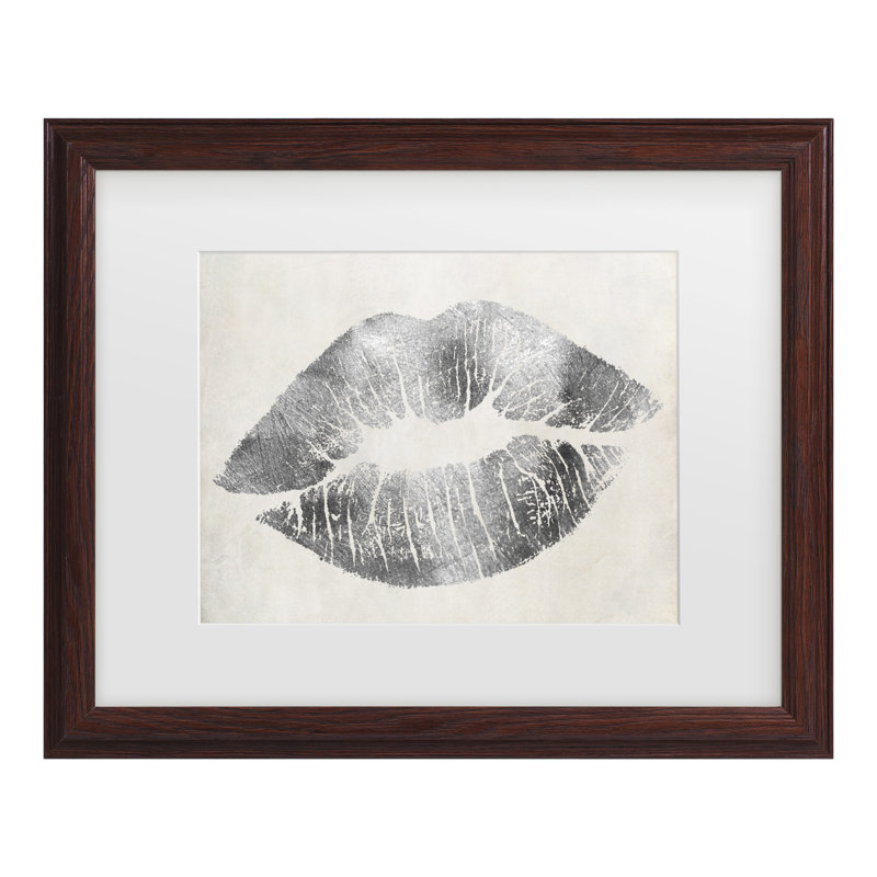 Art encadré «Hollywood Kiss Silver» par Color Bakery, Brun, H 13,75 po x l 16,75 po x P 0,75 po
