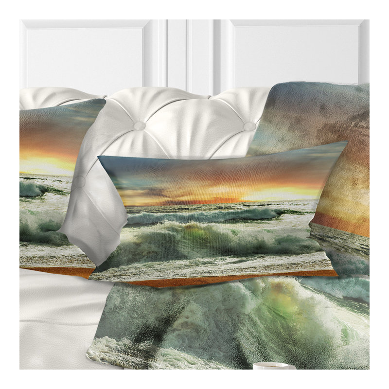 Coussin Rush Waves in Evening Beach - Sea & Shore