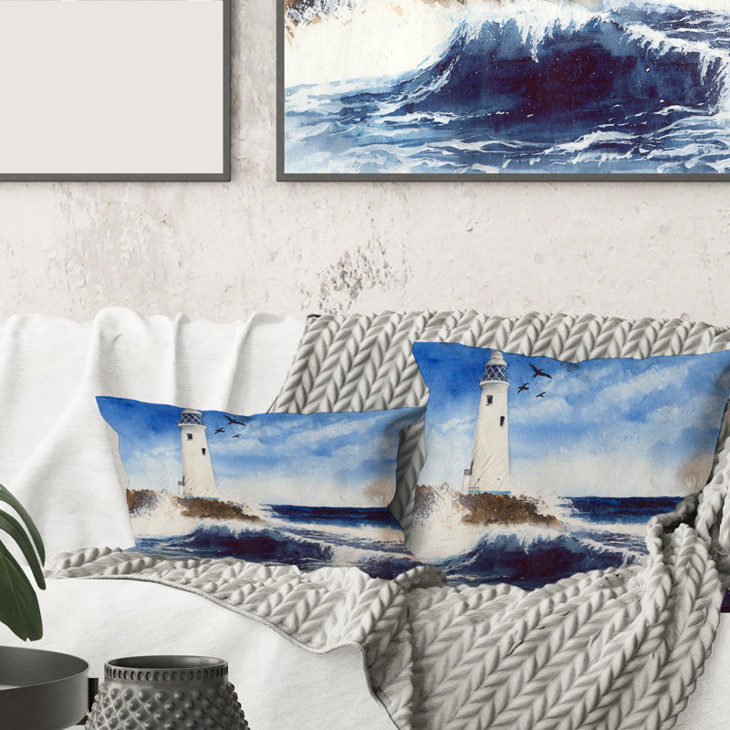Carré, phare sur l'île rocheuse avec des mouettes - Coussin décoratif à imprimé nautique et côtier, 18" x 18"