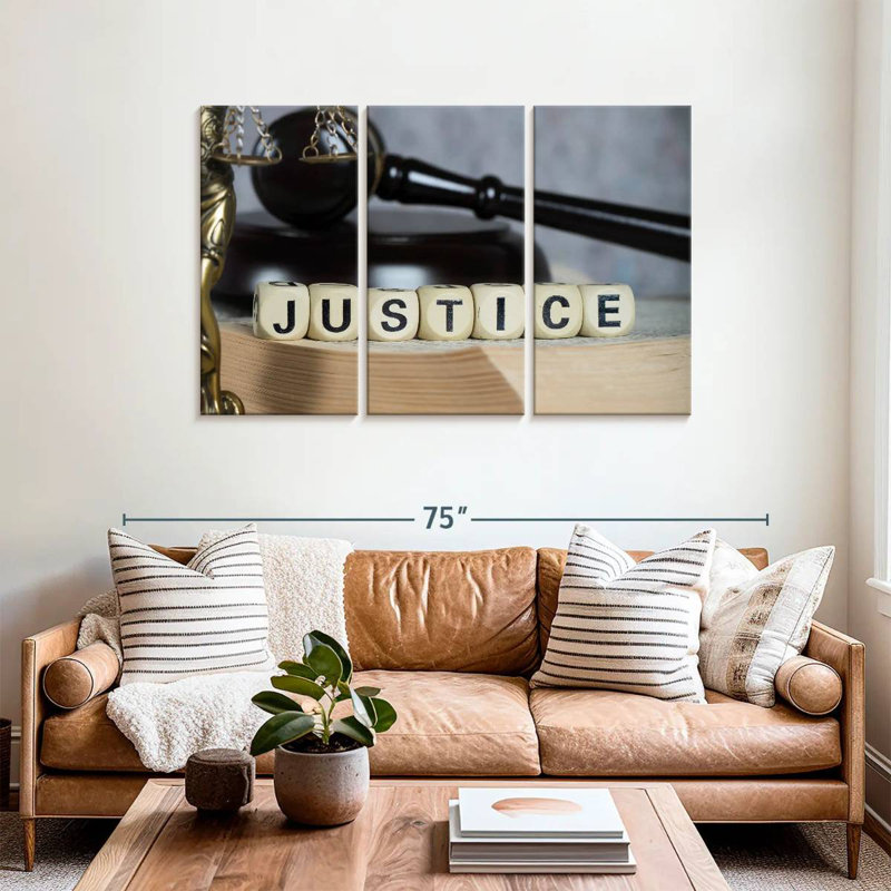 Dés de justice, H 36 po x l 57 po